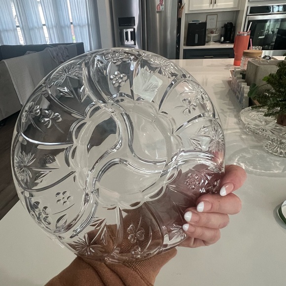 NEW CRYSTAL CLEAR "THISTLE" CRYSTAL SECTIONAL 9" SERVING DISH Fancy Dinnerware - Picture 3 of 8